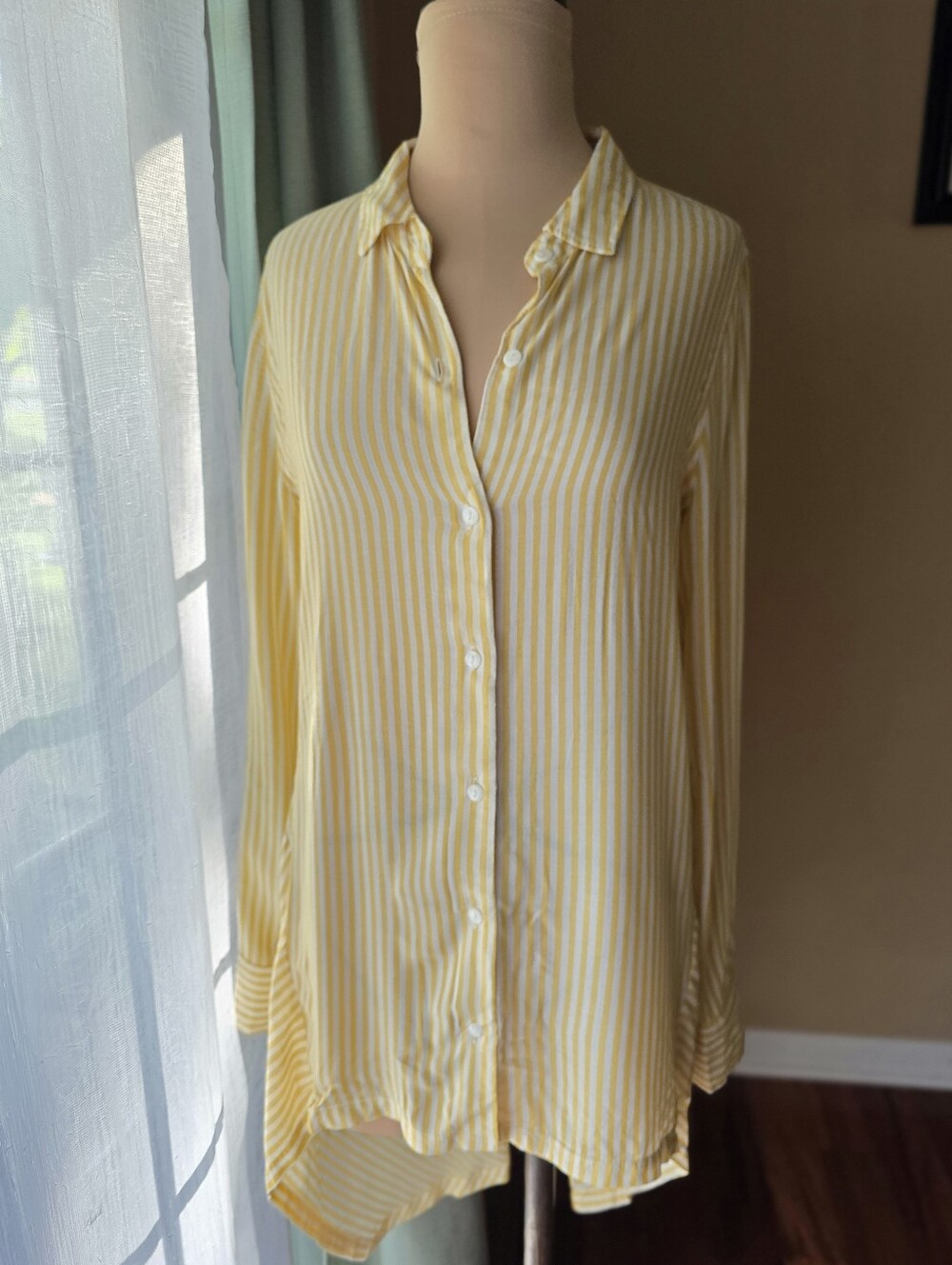 Rayon Max Studio‎ Striped High-Low Button Shirt Women's Medium Lightweight Beach